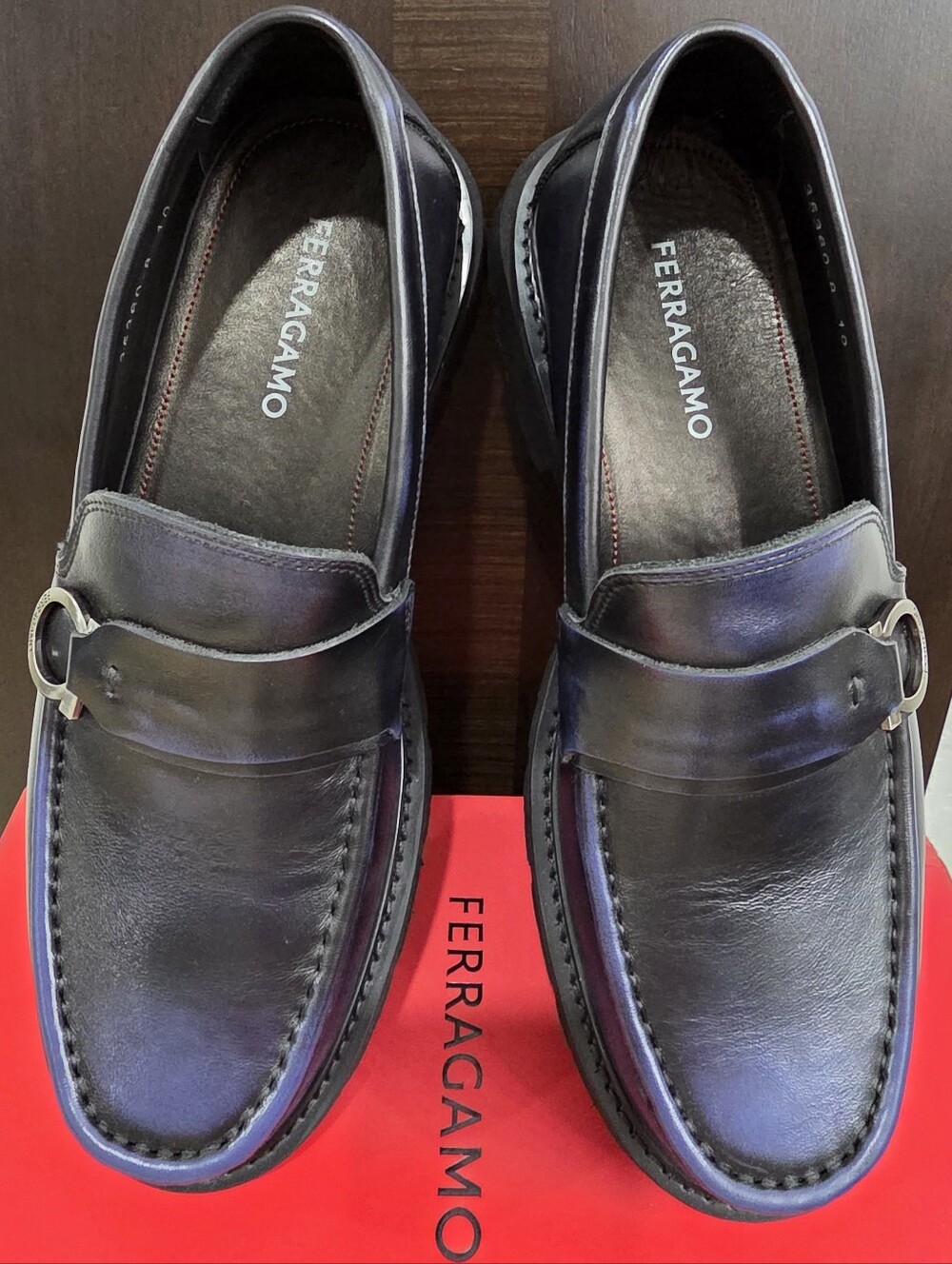 Salvatore Ferragamo Chunky Lug Sole Leather Loafers Black | Navy Patina